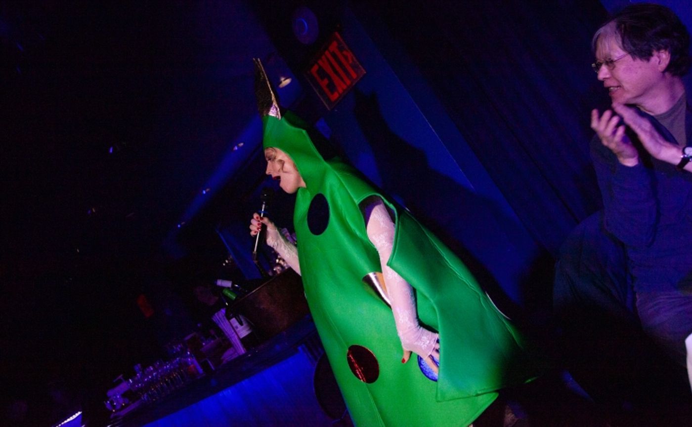 Review: Elizabeth Stanley's LET YOUR HEART BE LIGHT at The Laurie Beechman Theatre Is Playful and Perfect Review: Elizabeth Stanley's LET YOUR HEART BE LIGHT at The Laurie Beechman Theatre Is Playful and Perfect Image