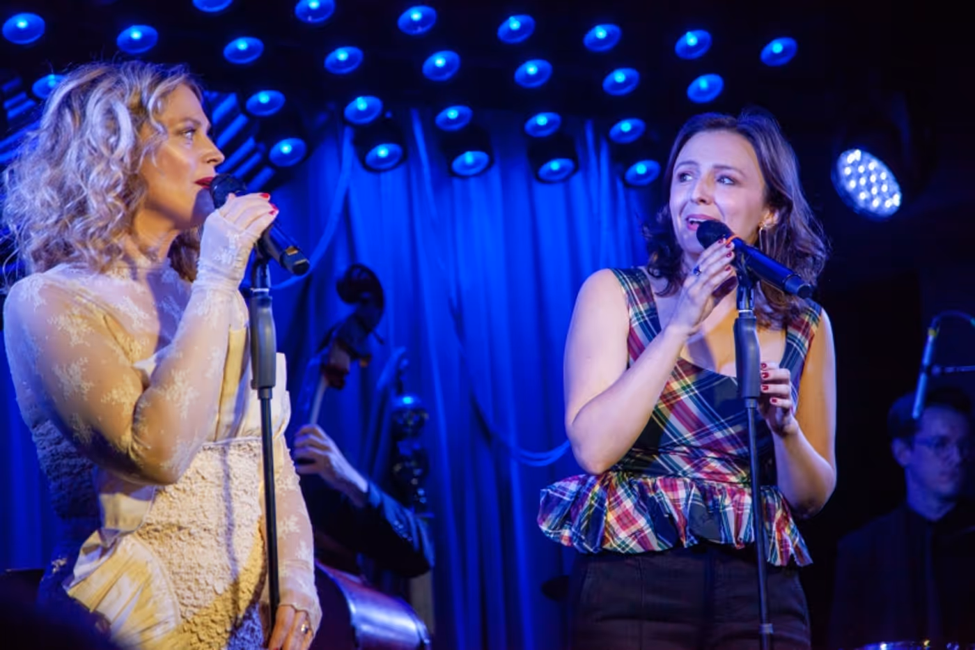 Review: Elizabeth Stanley's LET YOUR HEART BE LIGHT at The Laurie Beechman Theatre Is Playful and Perfect Review: Elizabeth Stanley's LET YOUR HEART BE LIGHT at The Laurie Beechman Theatre Is Playful and Perfect Image