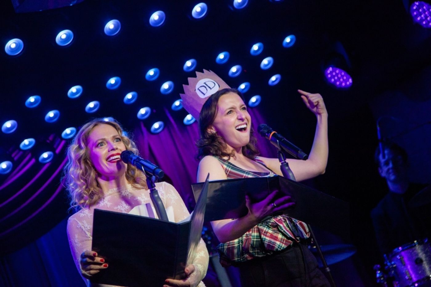 Review: Elizabeth Stanley's LET YOUR HEART BE LIGHT at The Laurie Beechman Theatre Is Playful and Perfect Review: Elizabeth Stanley's LET YOUR HEART BE LIGHT at The Laurie Beechman Theatre Is Playful and Perfect Image