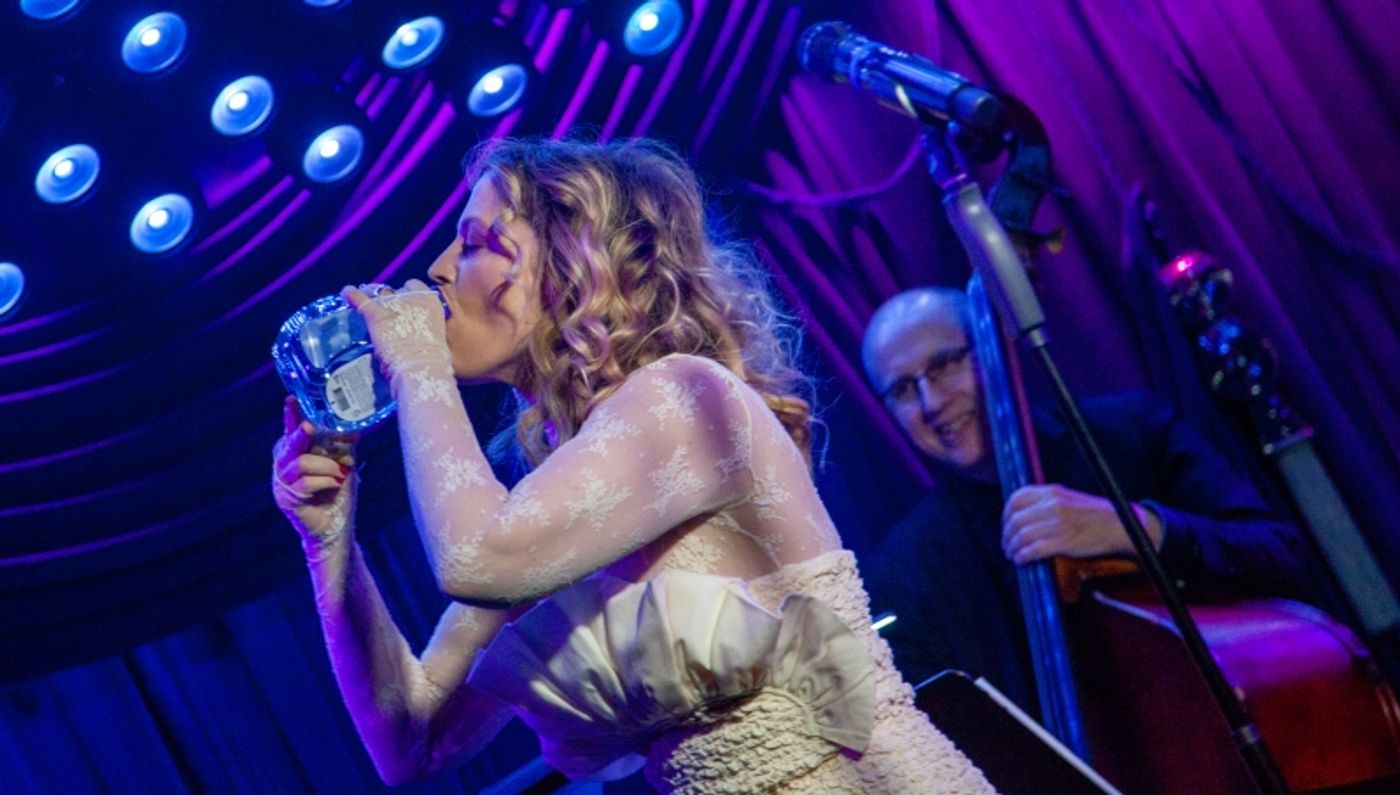 Review: Elizabeth Stanley's LET YOUR HEART BE LIGHT at The Laurie Beechman Theatre Is Playful and Perfect Review: Elizabeth Stanley's LET YOUR HEART BE LIGHT at The Laurie Beechman Theatre Is Playful and Perfect Image