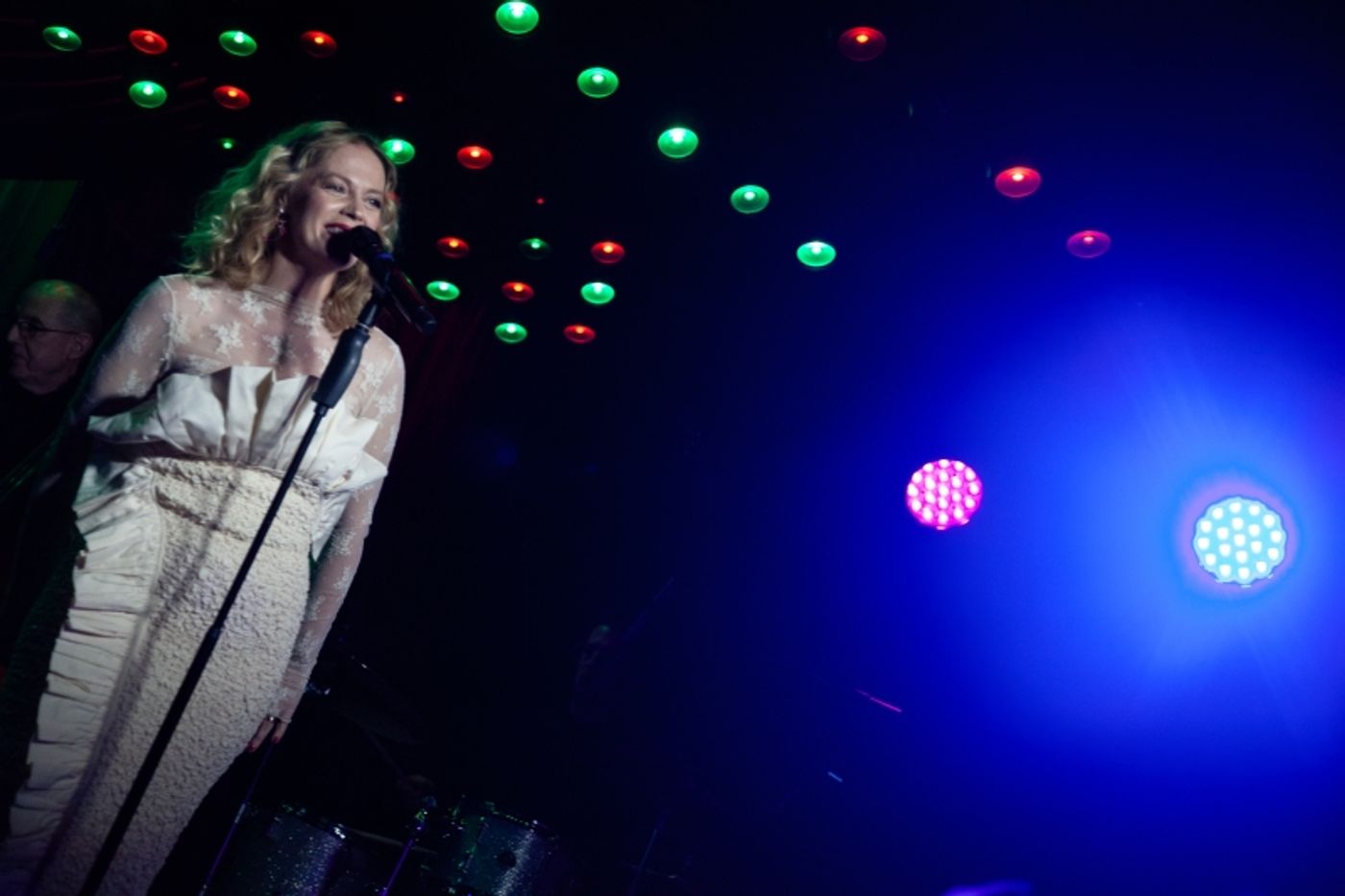 Review: Elizabeth Stanley's LET YOUR HEART BE LIGHT at The Laurie Beechman Theatre Is Playful and Perfect Review: Elizabeth Stanley's LET YOUR HEART BE LIGHT at The Laurie Beechman Theatre Is Playful and Perfect Image