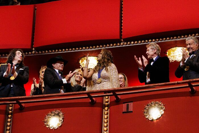 Photo: On the Red Carpet at the 2025 Kennedy Center Honors with Michael Crawford, Laura Osnes & More Photo: On the Red Carpet at the 2025 Kennedy Center Honors with Michael Crawford, Laura Osnes & More Image