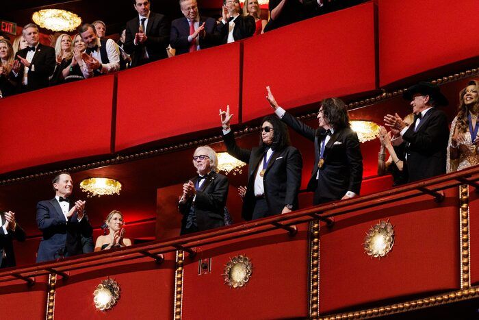 Photo: On the Red Carpet at the 2025 Kennedy Center Honors with Michael Crawford, Laura Osnes & More Photo: On the Red Carpet at the 2025 Kennedy Center Honors with Michael Crawford, Laura Osnes & More Image