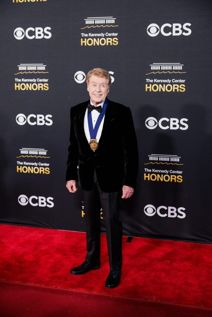 Photo: On the Red Carpet at the 2025 Kennedy Center Honors with Michael Crawford, Laura Osnes & More  Image