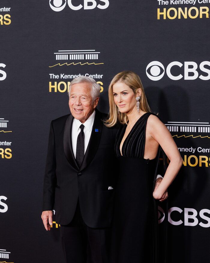 Photo: On the Red Carpet at the 2025 Kennedy Center Honors with Michael Crawford, Laura Osnes & More Photo: On the Red Carpet at the 2025 Kennedy Center Honors with Michael Crawford, Laura Osnes & More Image