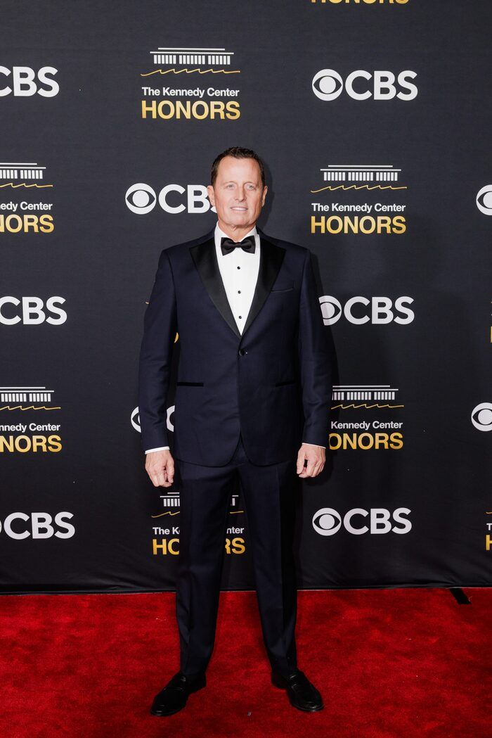 Photo: On the Red Carpet at the 2025 Kennedy Center Honors with Michael Crawford, Laura Osnes & More Photo: On the Red Carpet at the 2025 Kennedy Center Honors with Michael Crawford, Laura Osnes & More Image