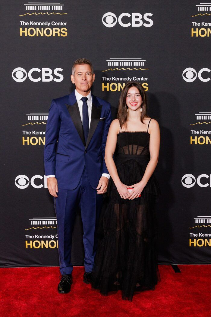 Photo: On the Red Carpet at the 2025 Kennedy Center Honors with Michael Crawford, Laura Osnes & More Photo: On the Red Carpet at the 2025 Kennedy Center Honors with Michael Crawford, Laura Osnes & More Image