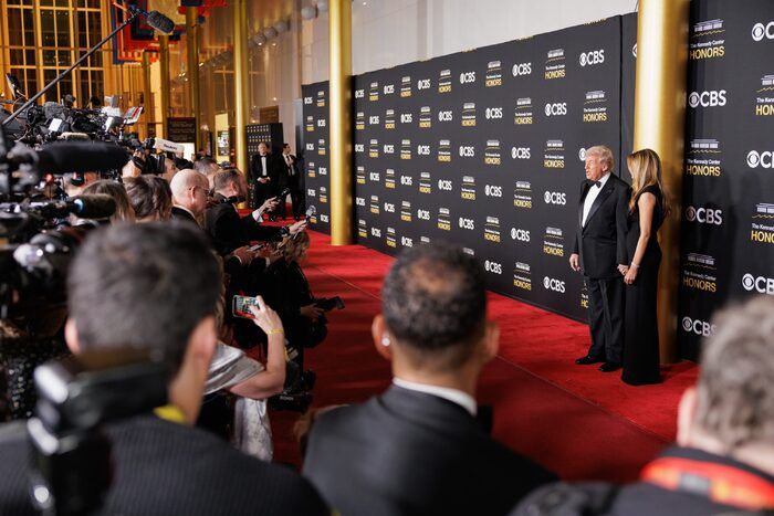 Photo: On the Red Carpet at the 2025 Kennedy Center Honors with Michael Crawford, Laura Osnes & More Photo: On the Red Carpet at the 2025 Kennedy Center Honors with Michael Crawford, Laura Osnes & More Image