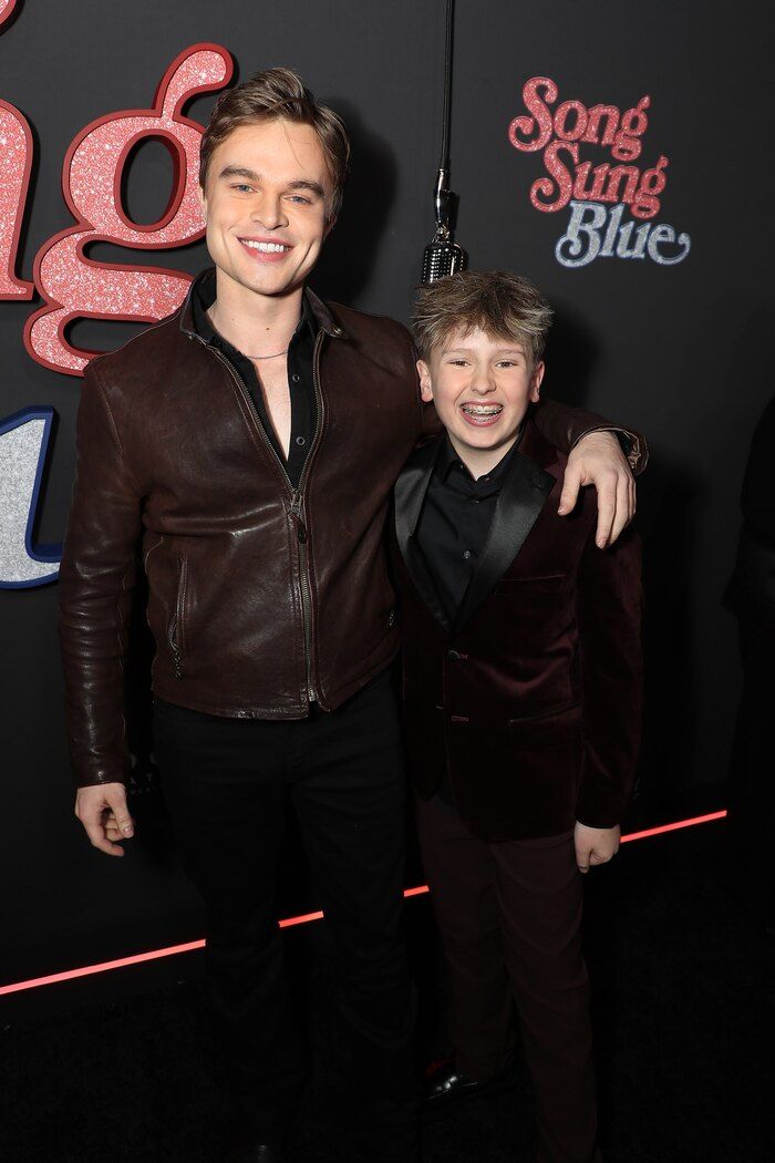 Photos: Hugh Jackman, Sutton Foster, & More at the New York SONG SUNG BLUE Premiere Photos: Hugh Jackman, Sutton Foster, & More at the New York SONG SUNG BLUE Premiere Image