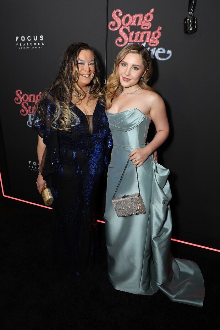 Photos: Hugh Jackman, Sutton Foster, & More at the New York SONG SUNG BLUE Premiere Photos: Hugh Jackman, Sutton Foster, & More at the New York SONG SUNG BLUE Premiere Image