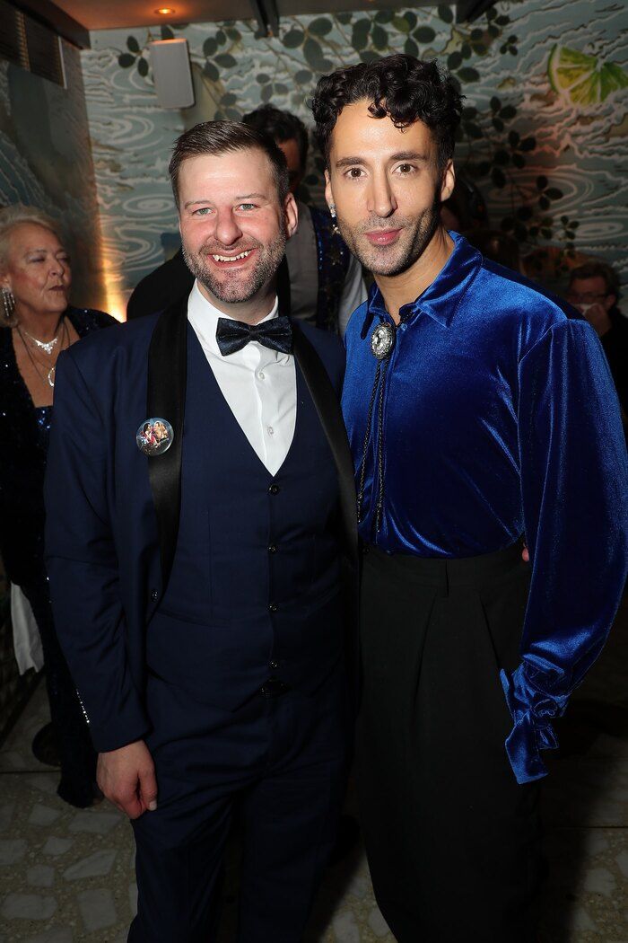 Photos: Hugh Jackman, Sutton Foster, & More at the New York SONG SUNG BLUE Premiere Photos: Hugh Jackman, Sutton Foster, & More at the New York SONG SUNG BLUE Premiere Image