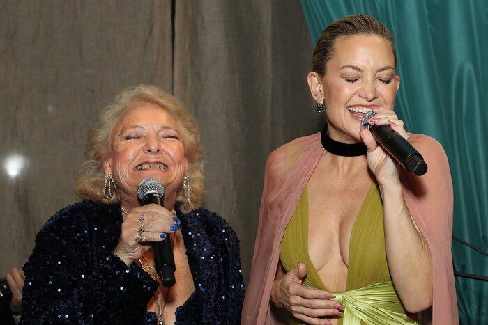 Photos: Hugh Jackman, Sutton Foster, & More at the New York SONG SUNG BLUE Premiere Photos: Hugh Jackman, Sutton Foster, & More at the New York SONG SUNG BLUE Premiere Image