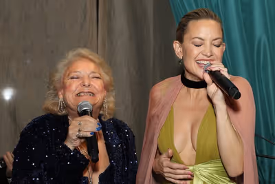 Claire Sardina, Kate Hudson, Hudson Hensley and Hugh Jackman      Photo