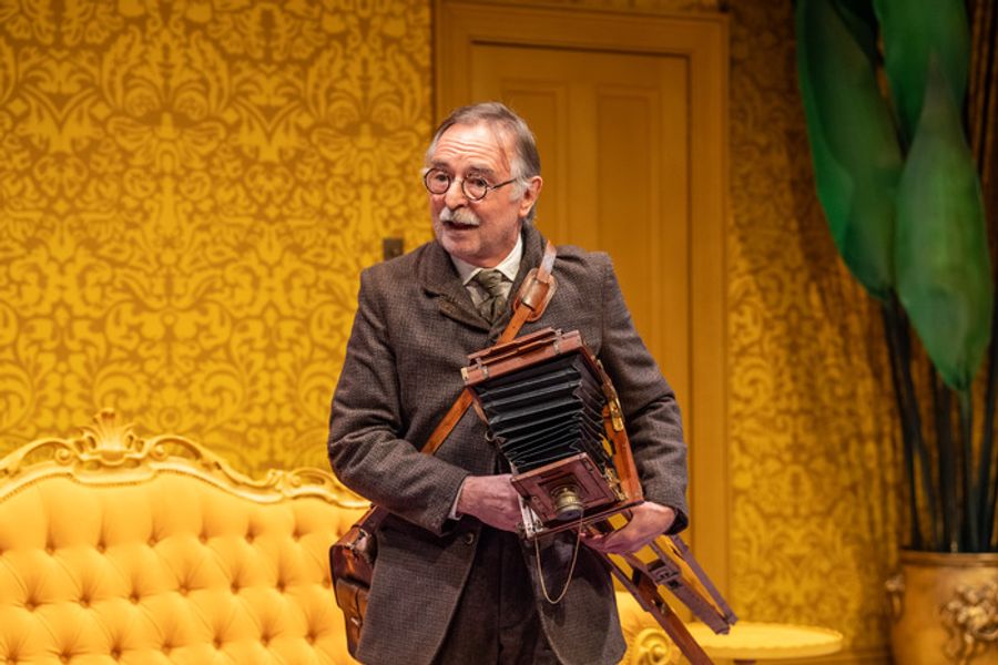 Photos: Siobhan Finneran, Samantha Spiro and More in WHEN WE ARE MARRIED Image
