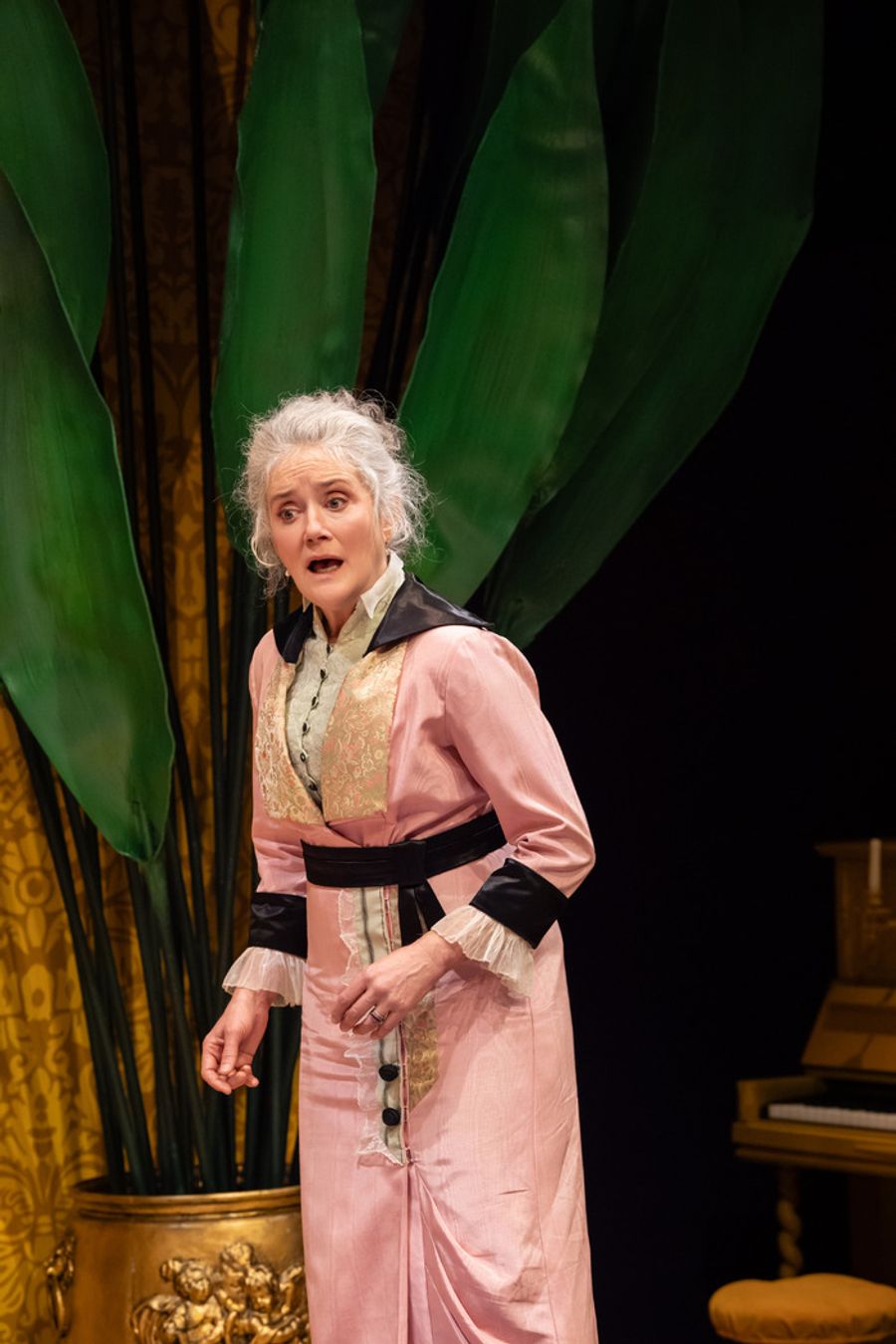 Photos: Siobhan Finneran, Samantha Spiro and More in WHEN WE ARE MARRIED Image