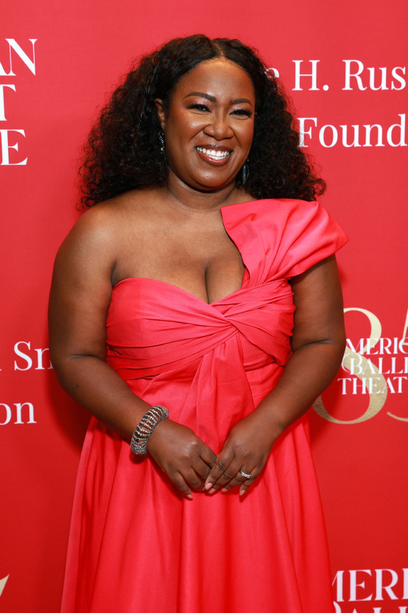 Photos: Sterling K. Brown, Julie Chen Moonves, and More at American Ballet Theatre’s Holiday Benefit Photos: Sterling K. Brown, Julie Chen Moonves, and More at American Ballet Theatre’s Holiday Benefit Image