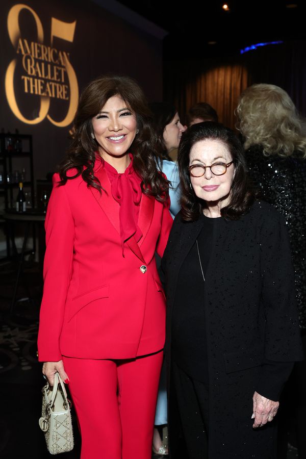 BEVERLY HILLS, CALIFORNIA - DECEMBER 15: (L-R) Julie Chen Moonves and Wendy Goldberg  Photo