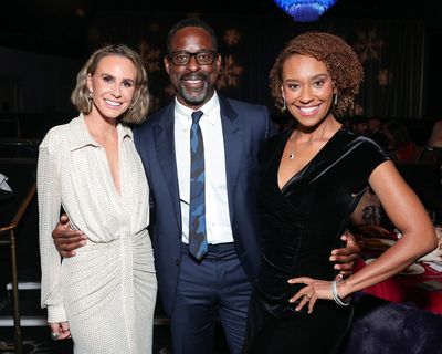 BEVERLY HILLS, CALIFORNIA - DECEMBER 15: (L-R) Keltie Knight, Sterling K. Brown and R Photo