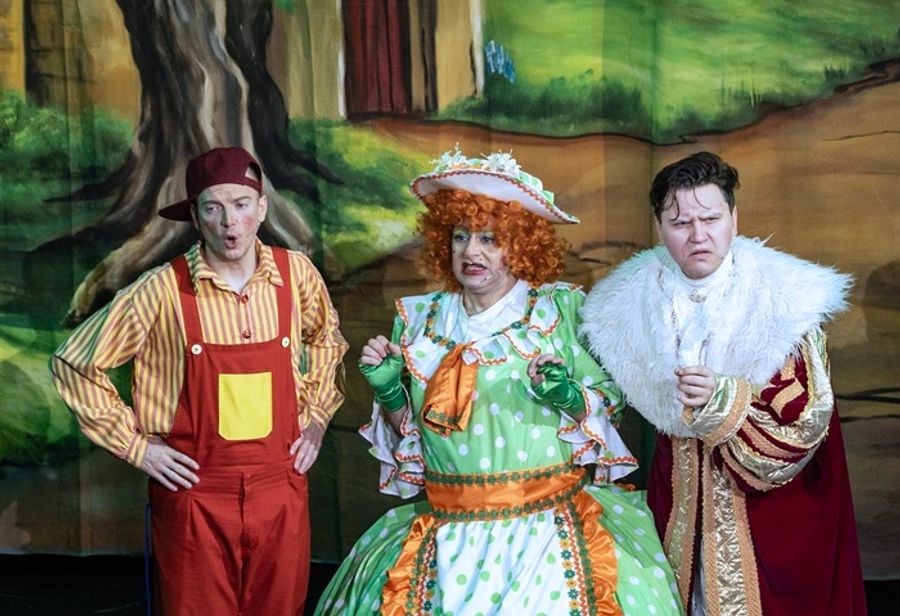 Photos: JACK AND THE BEANSTALK Panto at the Theatre at Scarisbrick Hall Image