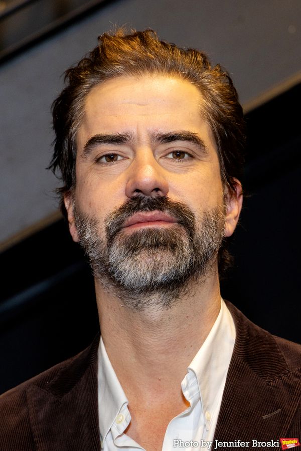 Hamish Linklater Photo