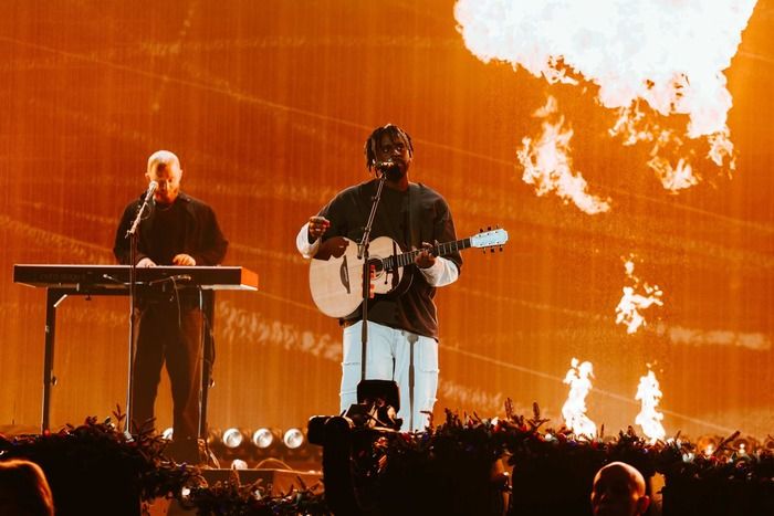 Photos: Inside New York's 2025 iHeartRadio Jingle Ball with Darren Criss, Reneé Rapp, & More Photos: Inside New York's 2025 iHeartRadio Jingle Ball with Darren Criss, Reneé Rapp, & More Image