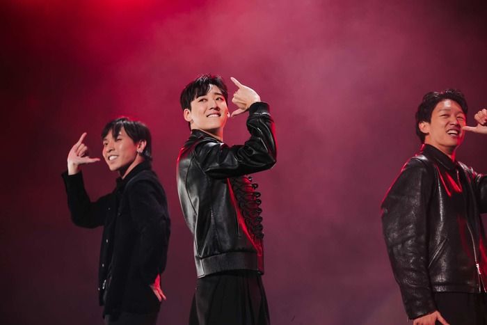 Photos: Inside New York's 2025 iHeartRadio Jingle Ball with Darren Criss, Reneé Rapp, & More Photos: Inside New York's 2025 iHeartRadio Jingle Ball with Darren Criss, Reneé Rapp, & More Image