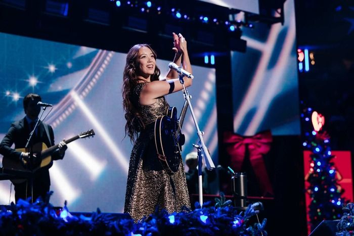 Photos: Inside New York's 2025 iHeartRadio Jingle Ball with Darren Criss, Reneé Rapp, & More Photos: Inside New York's 2025 iHeartRadio Jingle Ball with Darren Criss, Reneé Rapp, & More Image