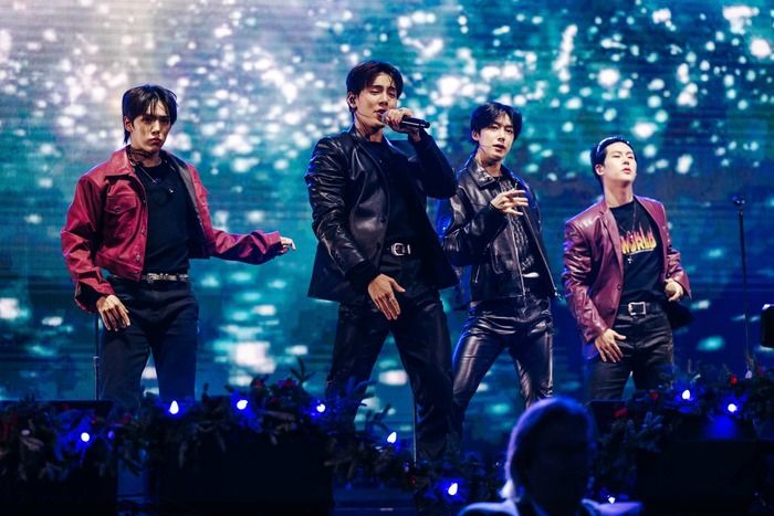 Photos: Inside New York's 2025 iHeartRadio Jingle Ball with Darren Criss, Reneé Rapp, & More Photos: Inside New York's 2025 iHeartRadio Jingle Ball with Darren Criss, Reneé Rapp, & More Image