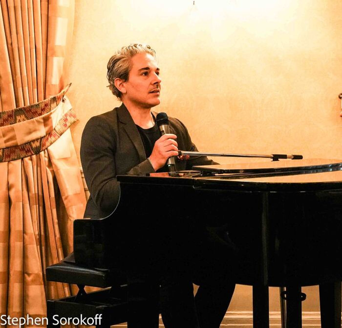 Review: The Dutch Treat Club Holiday Spectacular  Image