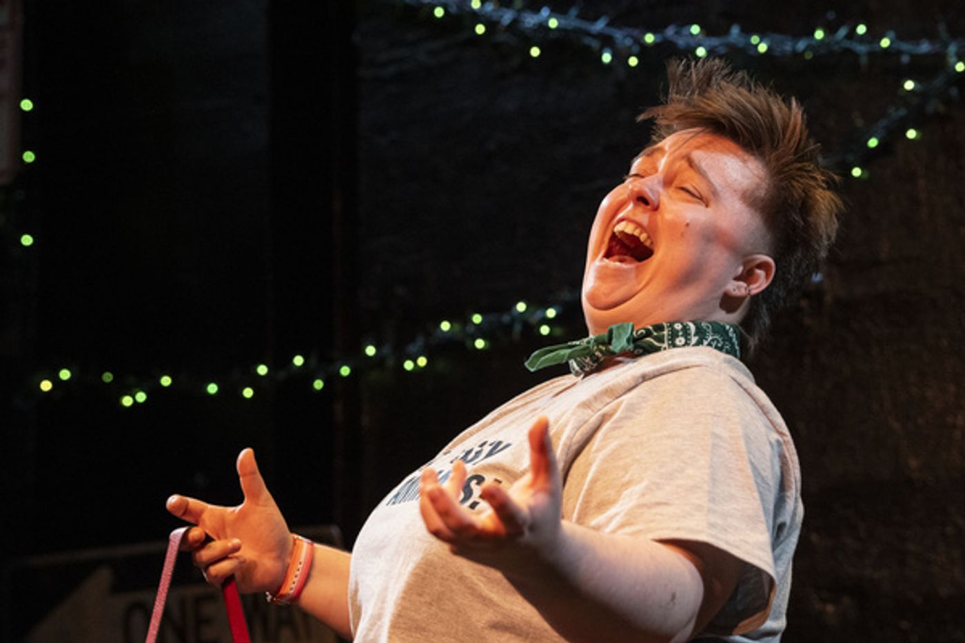 Photos: CHLOE SAVES CHRISTMAS Returns To The Tank  Image