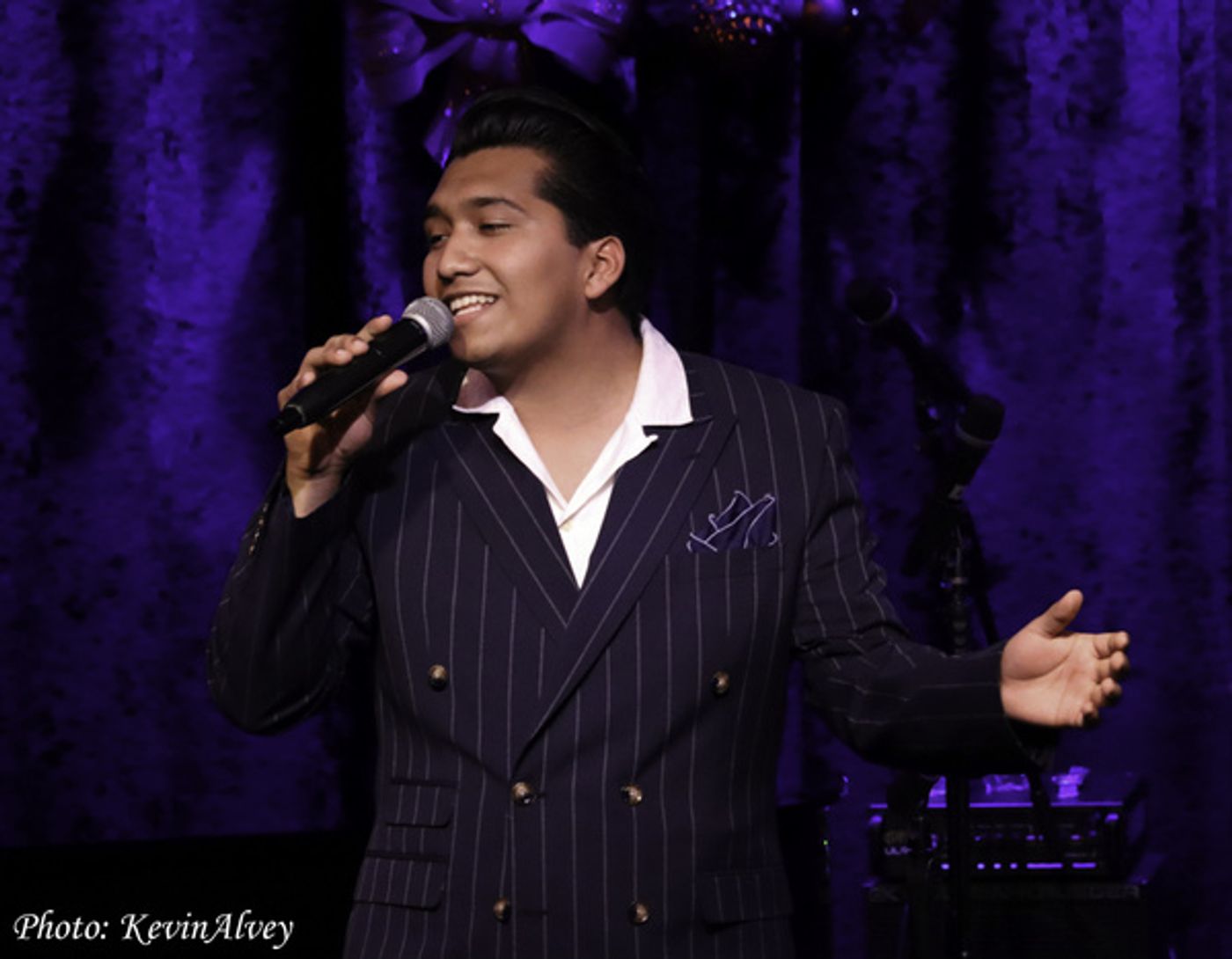 Photos: Kate Shindle, Jelani Remy and More Celebrate The Holidays At JIM CARUSO'S CAST PARTY Photos: Kate Shindle, Jelani Remy and More Celebrate The Holidays At JIM CARUSO'S CAST PARTY Image