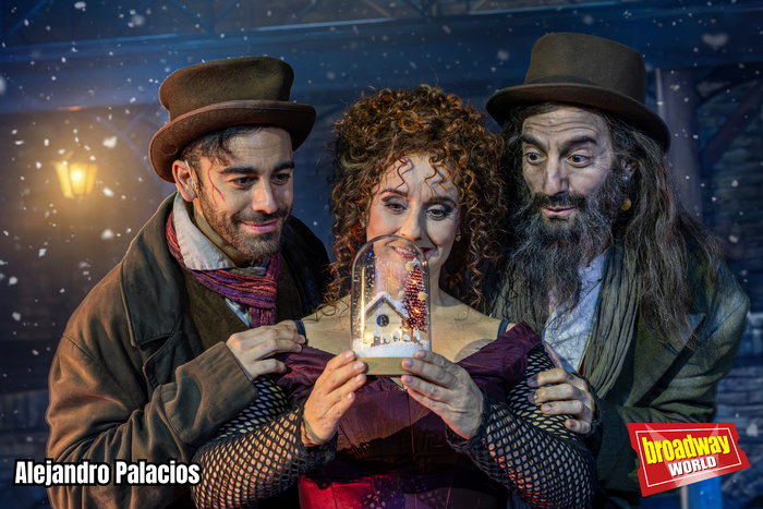 PHOTOS: El reparto de OLIVER TWIST, EL MUSICAL se viste de Navidad en exclusiva para BroadwayWorld — photo 6 of 12