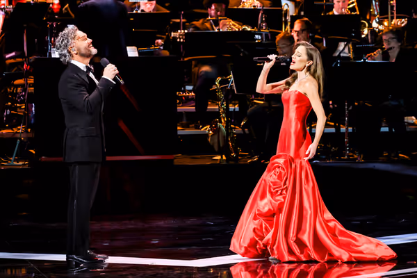 David Phelps and Laura Osnes  Photo