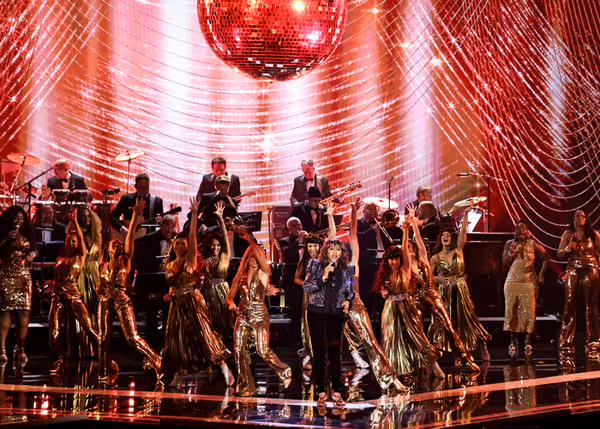 Debbie Winans  Photo