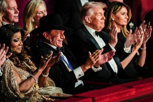 George Strait, Gloria Gaynor,  President Donald J. Trump,  First Lady Melania Trump  Photo