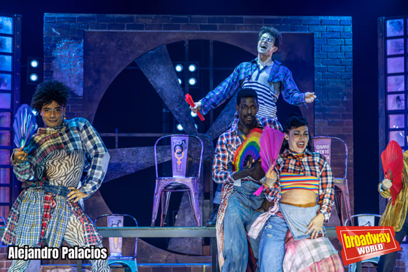 PHOTOS: Así es la nueva producción de RENT que llega esta semana al Teatro Fernán Gómez de Madrid PHOTOS: Así es la nueva producción de RENT que llega esta semana al Teatro Fernán Gómez de Madrid Image