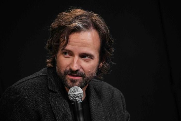 Photos: Gaten Matarazzo, Maya Hawke, & More at STRANGER THINGS PaleyLive Event  Image