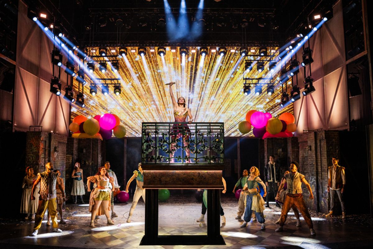 Gianna harris and the cast at 