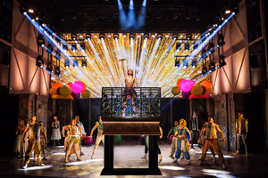 Gianna harris and the cast Photo