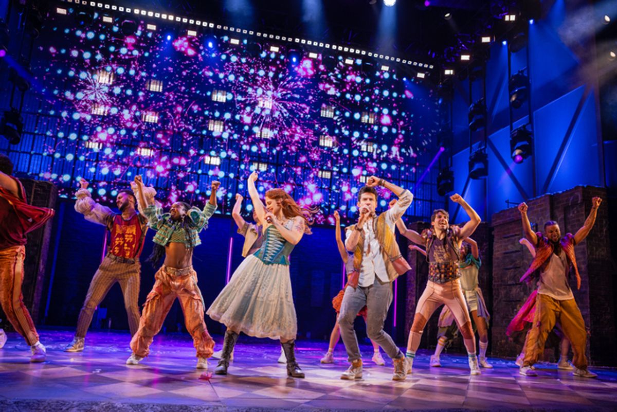 Teal Wicks, Drew Gehling and the cast at 