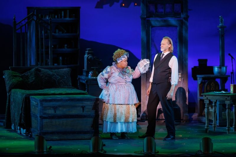 Review: DOLLY PARTON'S SMOKY MOUNTAIN CHRISTMAS CAROL at Reynolds Performance Hall  Image