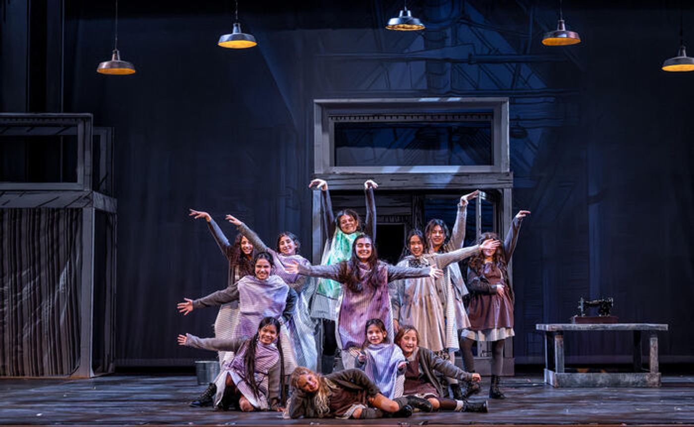 Photos: First Look at Music Theater Works’ ANNIE  Image