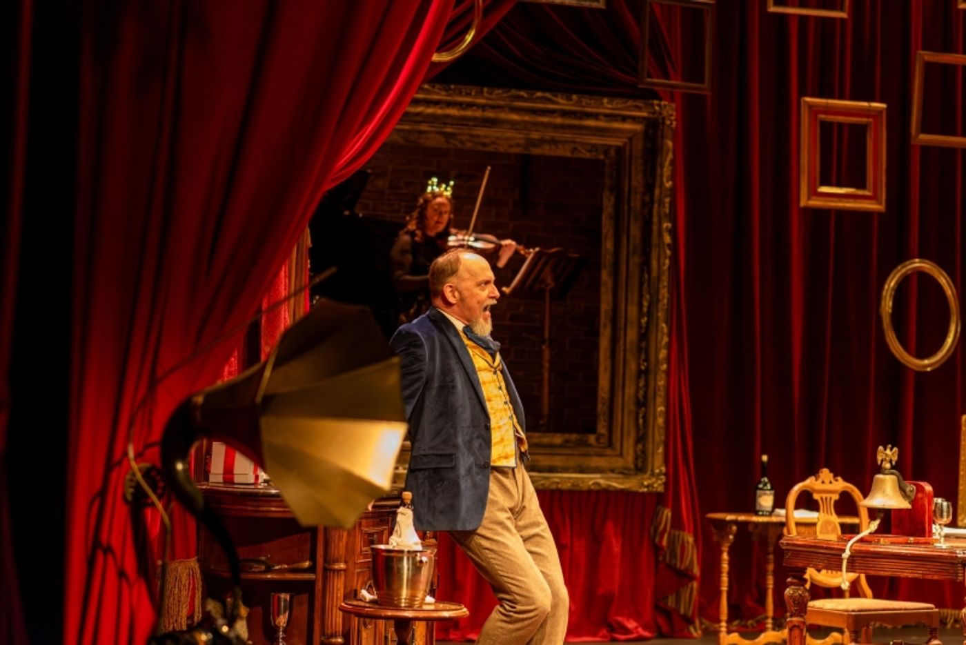 Review: DINNER FOR ONE at Jungle Theatre  Image