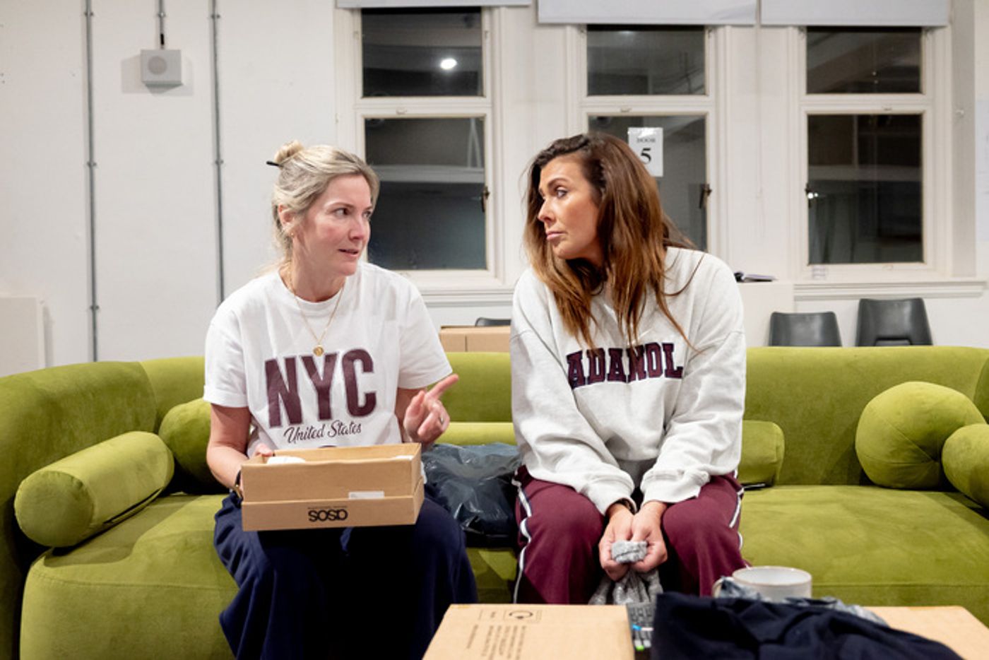 Photos: Kym Marsh, Lisa Faulkner and More in Rehearsal For SINGLE WHITE FEMALE UK Tour  Image