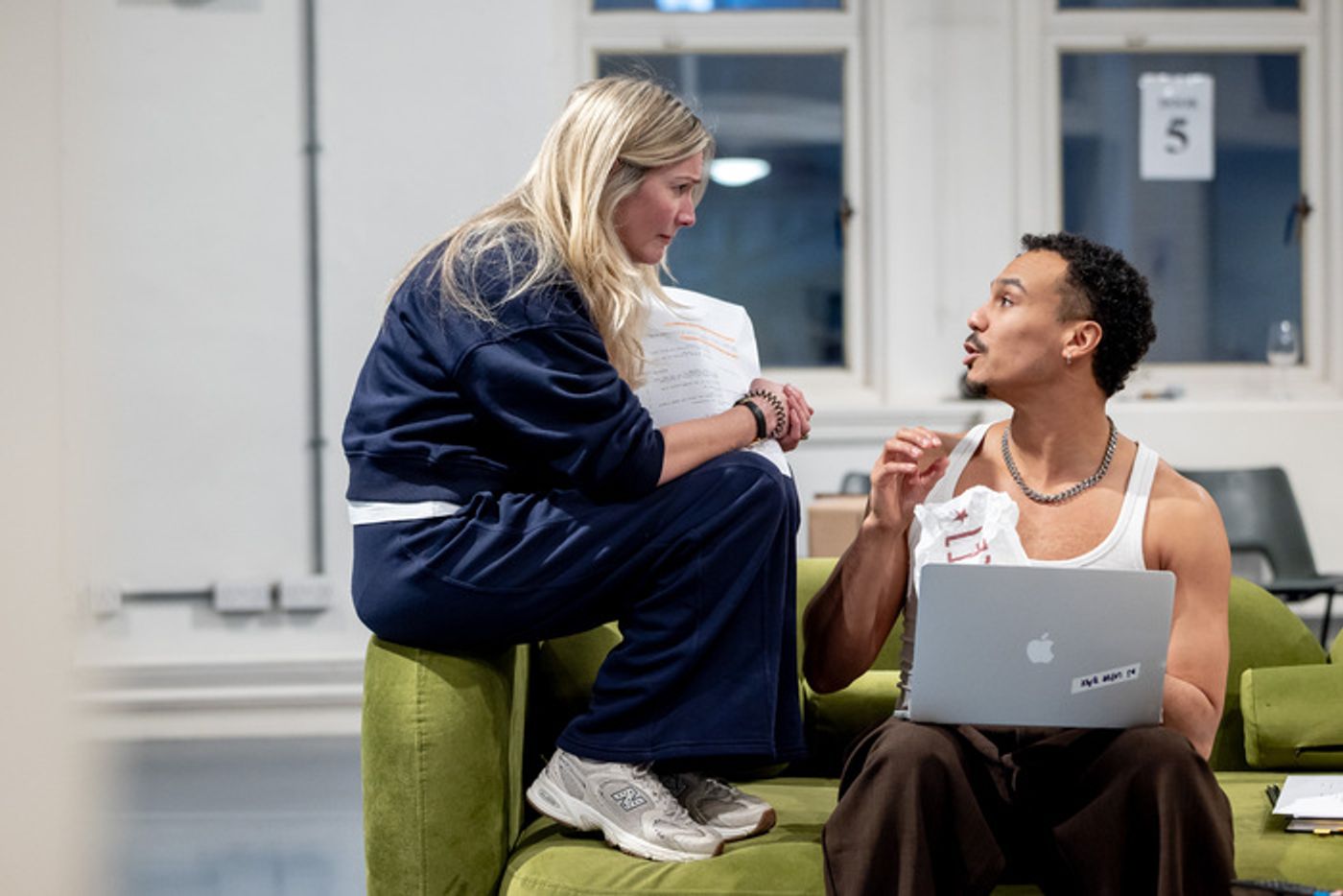 Photos: Kym Marsh, Lisa Faulkner and More in Rehearsal For SINGLE WHITE FEMALE UK Tour  Image