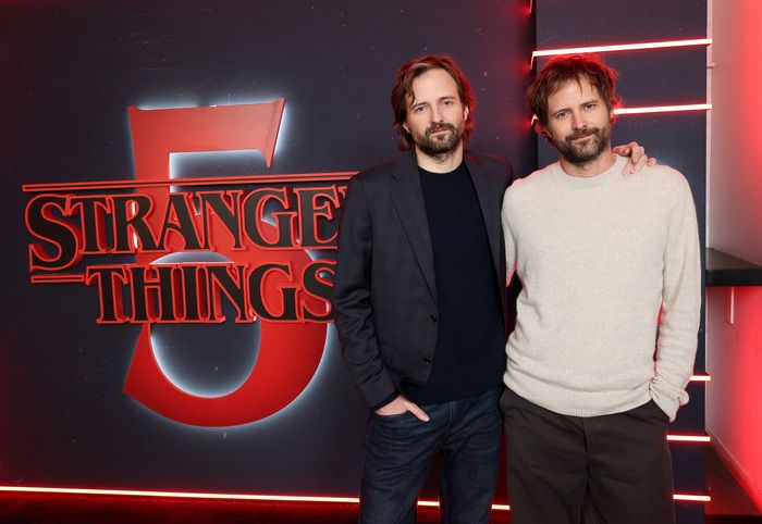 Photos: Gaten Matarazzo, Maya Hawke, & More at STRANGER THINGS 5 NYC Event — photo 36 of 40