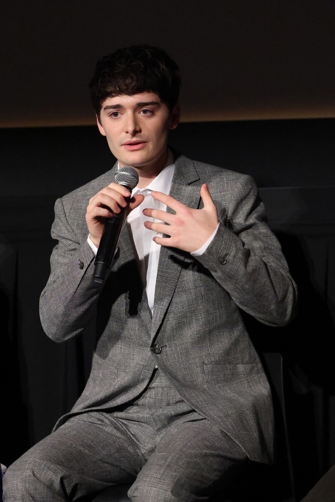 Photos: Gaten Matarazzo, Maya Hawke, & More at STRANGER THINGS 5 NYC Event  Image