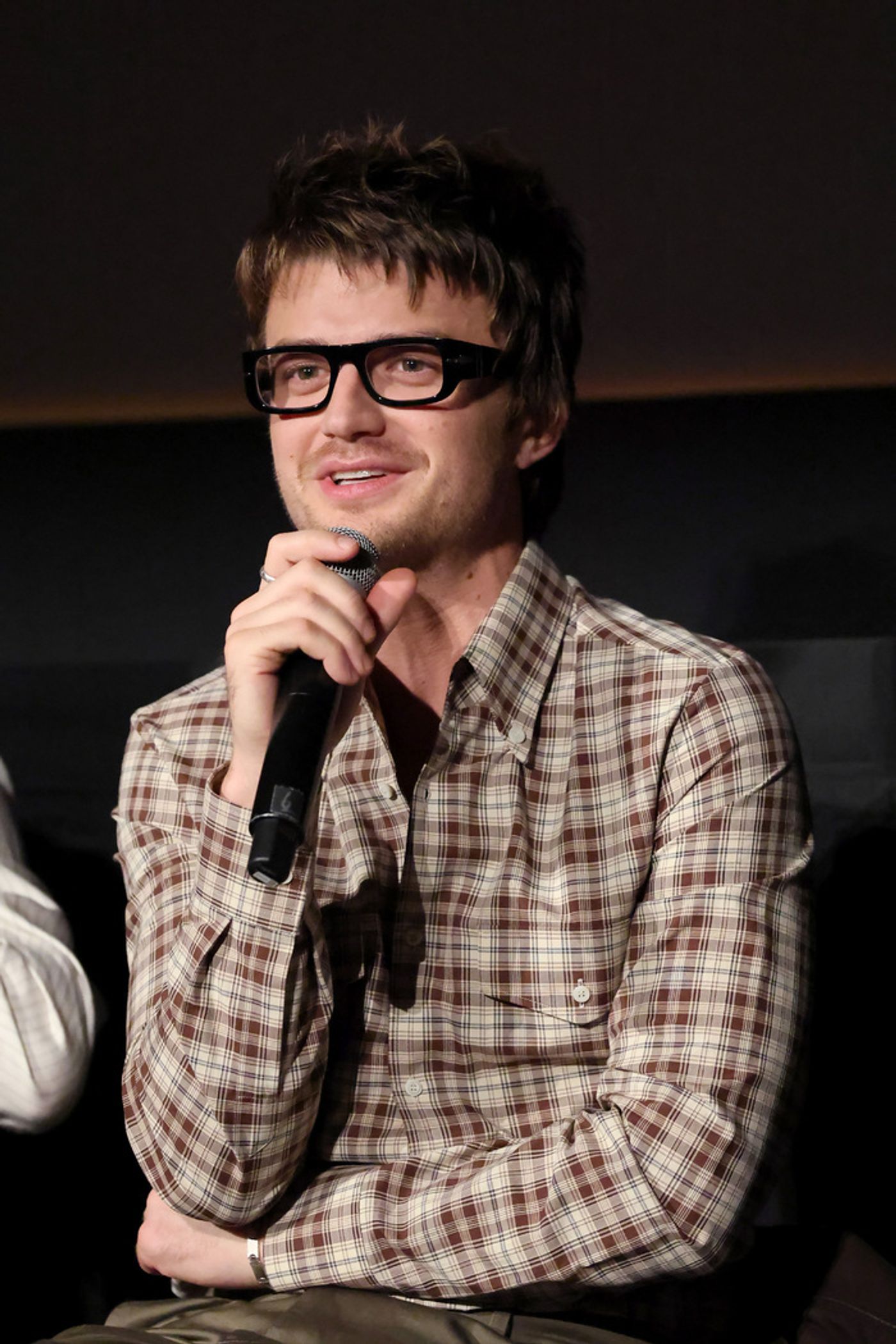 Photos: Gaten Matarazzo, Maya Hawke, & More at STRANGER THINGS 5 NYC Event  Image