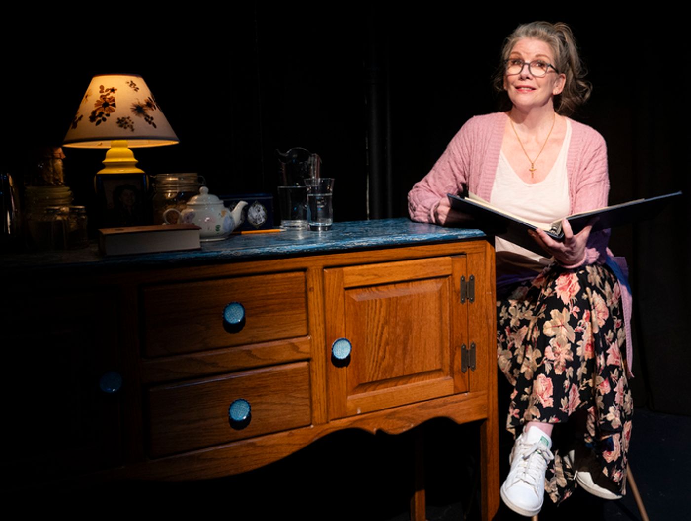 Photos: Melissa Gilbert and Veanne Cox in PEN PALS Off-Broadway  Image
