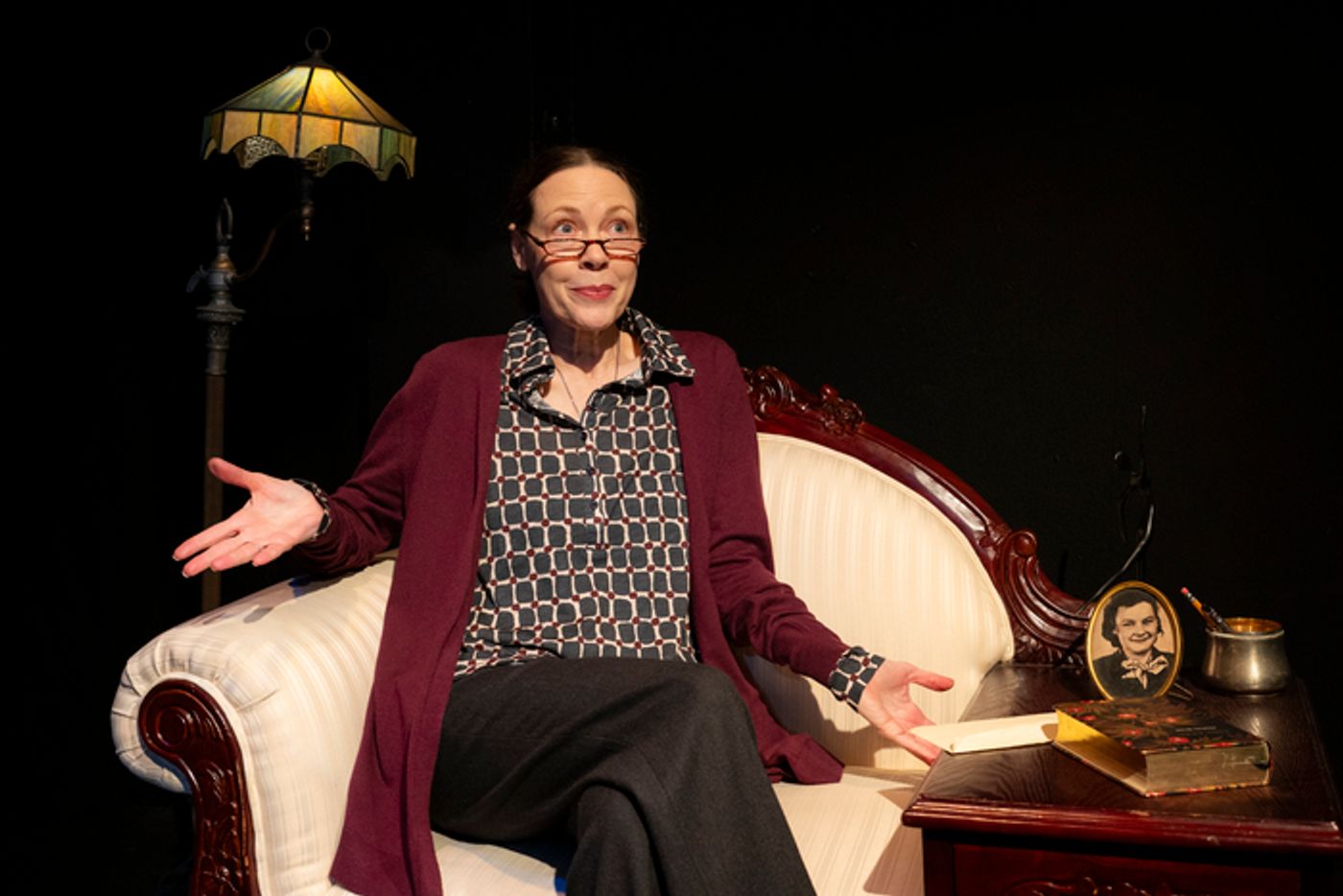 Photos: Melissa Gilbert and Veanne Cox in PEN PALS Off-Broadway  Image